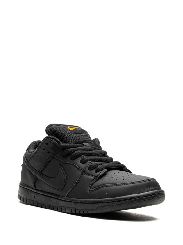 Nike SB Dunk "Triple Black/Orange