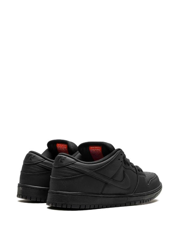 Nike SB Dunk "Triple Black/Orange