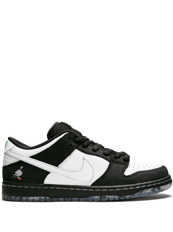 Nike
SB Dunk Low Pro OG QS "Panda Pigeon" sneakers