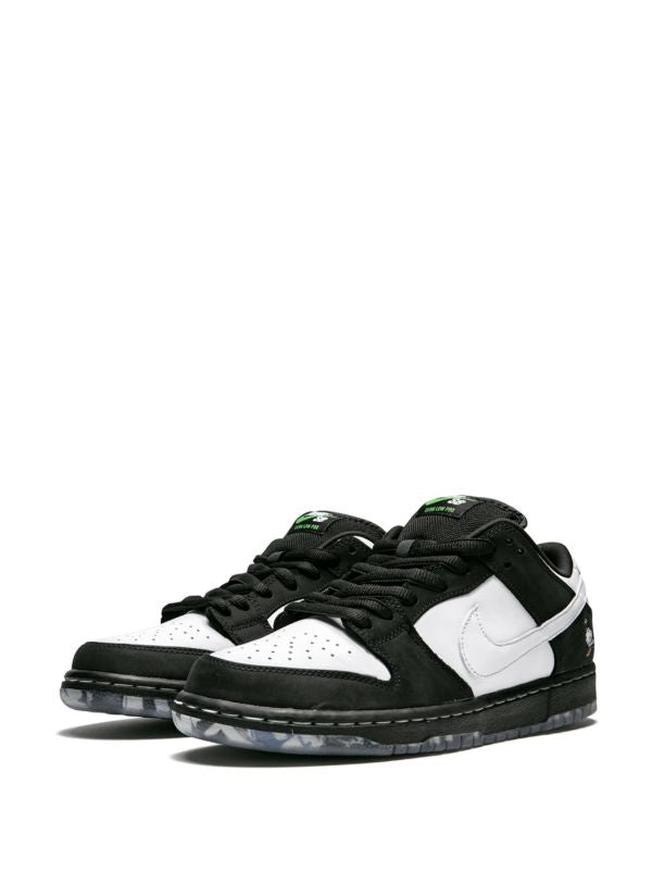 Nike
SB Dunk Low Pro OG QS "Panda Pigeon" sneakers