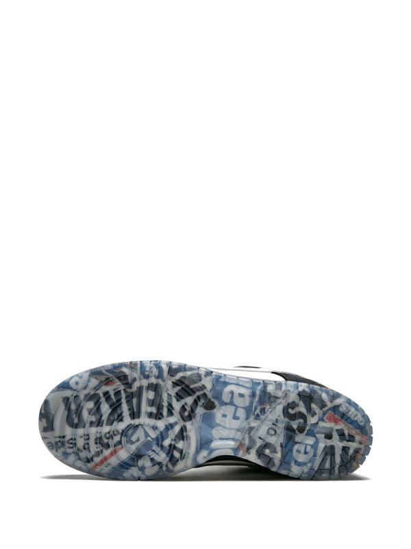 Nike
SB Dunk Low Pro OG QS "Panda Pigeon" sneakers