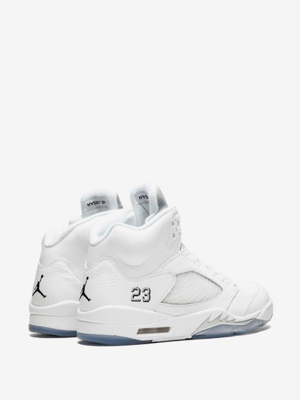 Jordan 5 Retro
White Metallic (2026)