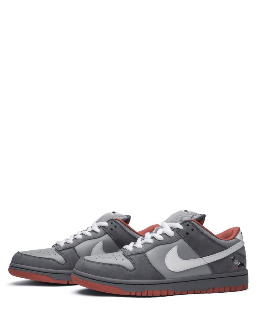 NIKE SB DUNK LOW STAPLE NYC PIGEON